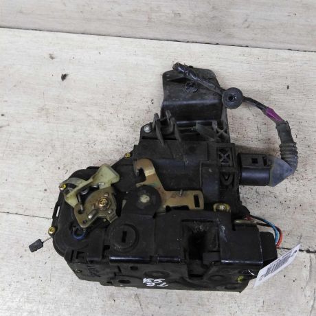 zamok-dveri-perednii-pravyi-volkswagen-passat-b5-passat-b5-gp-skoda-superb-art-94765-big-3