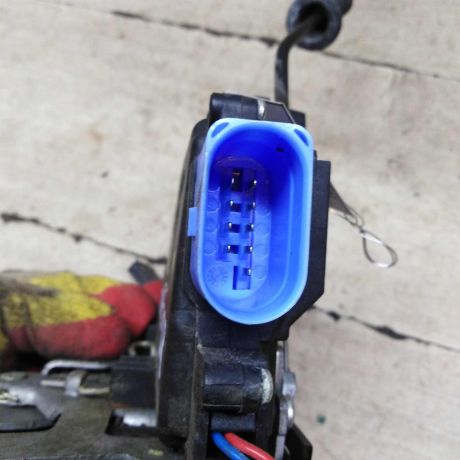 zamok-dveri-perednii-pravyi-skoda-octavia-a5-restailing-art-96199-big-4