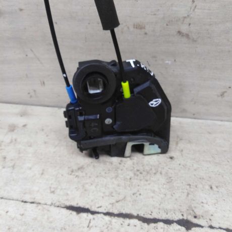 zamok-dveri-zadnii-pravyi-toyota-camry-v50-art-97790-big-0