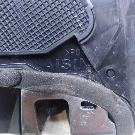 zamok-dveri-zadnii-pravyi-toyota-camry-v50-art-97790-big-3