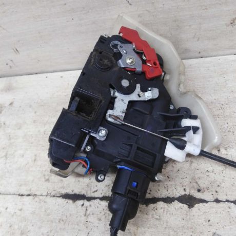 zamok-dveri-zadnii-levyi-volkswagen-jetta-5-golf-5-art-99858-big-0