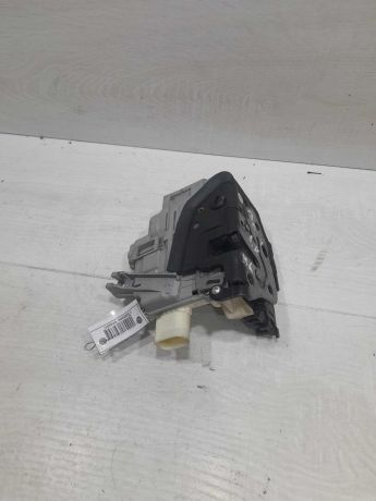 zamok-dveri-zadnii-pravyi-volkswagen-passat-b6-art-100744-big-0