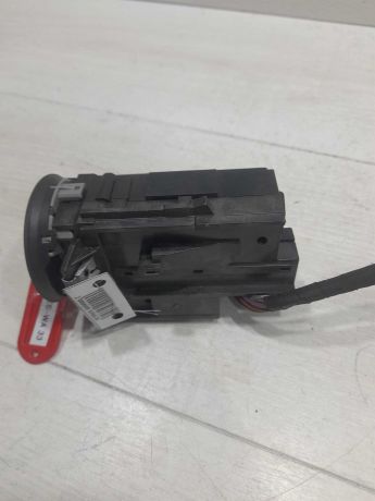 zamok-zaziganiia-volkswagen-passat-b6-art-100795-big-4