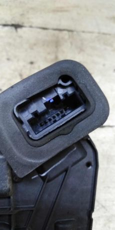 zamok-dveri-perednii-pravyi-volkswagen-jetta-vi-art-100863-big-4