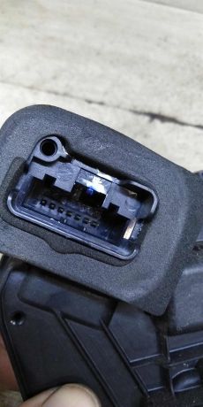 zamok-dveri-zadnii-levyi-volkswagen-jetta-vi-art-100864-big-2