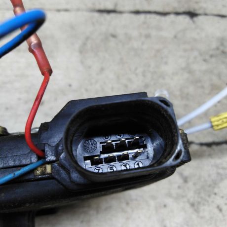 zamok-dveri-zadnii-levyi-audi-a6-c5-art-101361-big-1