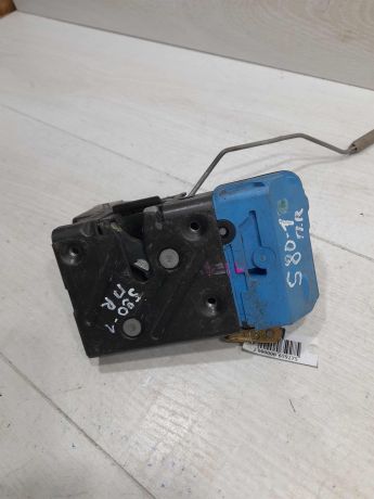 zamok-dveri-perednii-pravyi-volvo-s80-art-101777-big-0