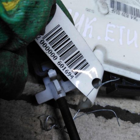 zamok-dveri-skoda-yeti-i-zadnii-pravyi-art-101830-big-4