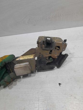 zamok-dveri-zadnii-levyi-volvo-s40-volvo-v40-art-101841-big-1