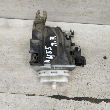 zamok-dveri-perednii-pravyi-audi-a4-b5-art-103839-big-2