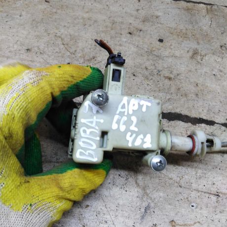 privod-zamka-motorcik-volkswagen-golf-4-skoda-octavia-i-a4-volkswagen-bora-audi-a3-8l-art-104497-big-2