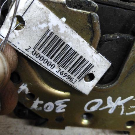 zamok-dveri-perednii-pravyi-peugeot-307-art-104713-big-1