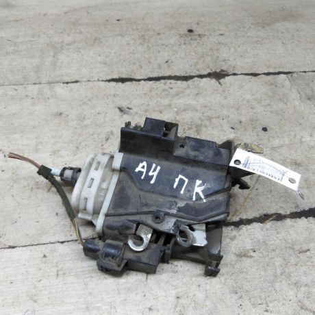 zamok-dveri-perednii-pravyi-audi-a4-b5-art-105400-big-0