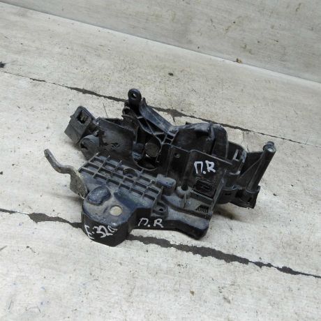 zamok-dveri-perednii-pravyi-mercedes-benz-e-klass-w210-art-105848-big-0