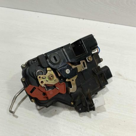 zamok-dveri-zadnii-pravyi-audi-a4-b7-audi-a4-b6-art-107219-big-2