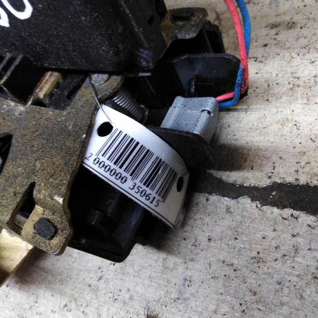 zamok-dveri-zadnii-pravyi-audi-a6-c5-art-108131-big-2