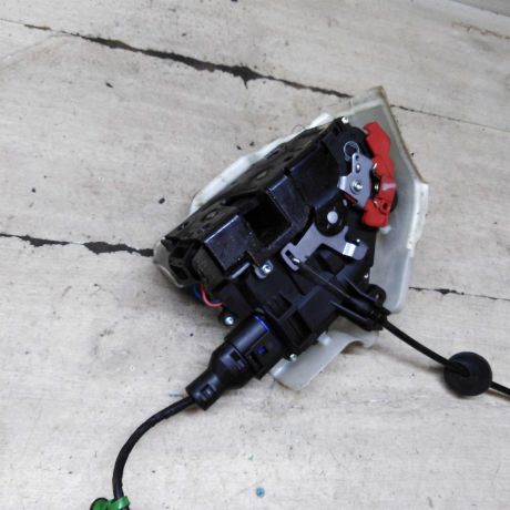 zamok-dveri-perednii-levyi-volkswagen-jetta-5-volkswagen-golf-5-pravyi-rul-art-108164-big-2