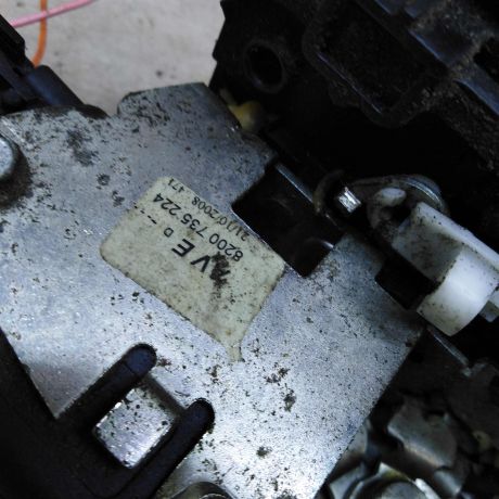 zamok-dveri-perednii-pravyi-renault-sandero-i-art-108948-big-3