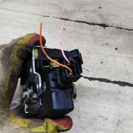 zamok-dveri-perednii-pravyi-renault-sandero-i-art-108948-big-2