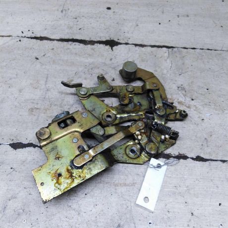 mexanizm-zamka-pravoi-sdviznoi-dveri-volkswagen-transporter-t4-art-109270-big-0