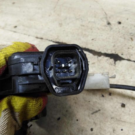 zamok-dveri-perednii-levyi-hyundai-elantra-iii-art-109426-big-2