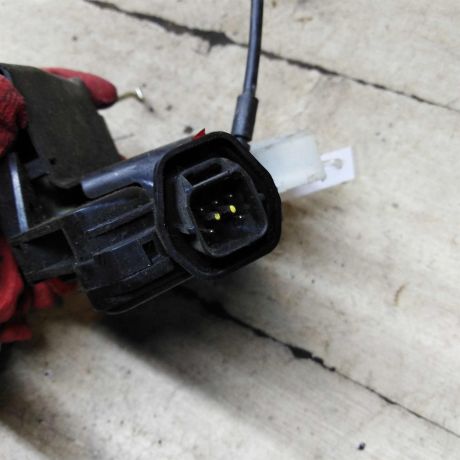 zamok-dveri-perednii-pravyi-hyundai-elantra-iii-art-109690-big-4