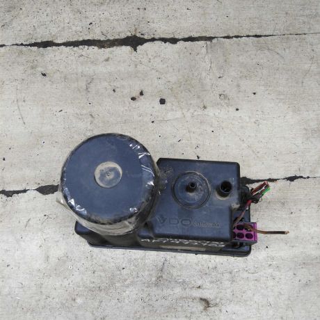 vakuumnoe-ustroistvo-sistemy-centralnogo-zamka-audi-a4-b5-art-110807-big-5