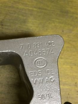 petlia-dveri-peredniaia-pravaia-verxniaia-volkswagen-polo-5-art-12026-big-2