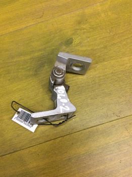 petlia-dveri-peredniaia-pravaia-verxniaia-volkswagen-polo-5-art-12028-big-2