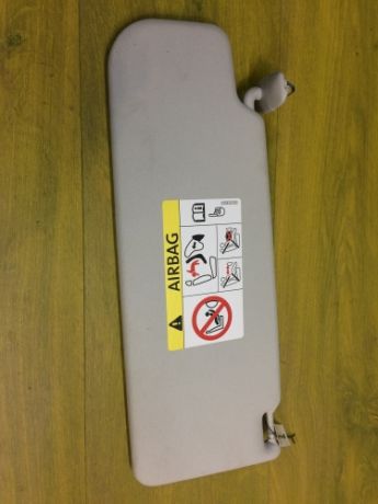 kozyrek-solncezashhitnyi-volkswagen-polo-sedan-2015-g-art-12034-big-1