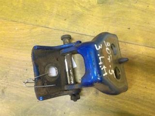 petlia-dveri-zadniaia-levaia-nizniaia-peugeot-307-art-12627