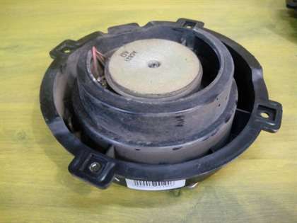 akusticeskaia-sistema-hyunday-sonata-4-dinamik-akusticeskii-art-12727-big-1