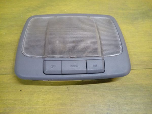 plafon-salonnyi-hyunday-sonata-4-fonar-salona-fonarik-art-12731-big-0