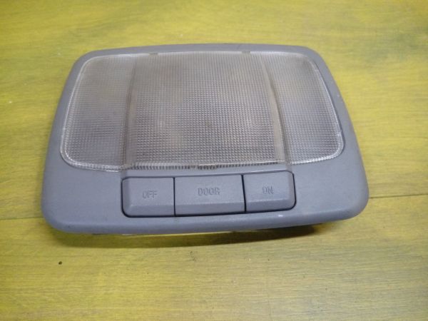 plafon-salonnyi-hyunday-sonata-4-fonar-salona-fonarik-art-12731-big-1