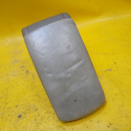 podlokotnik-audi-a6s6-art-12796-big-2