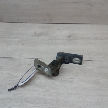 petlia-dveri-peredniaia-pravaia-verxniaia-audi-a6-c6-art-13202-big-1