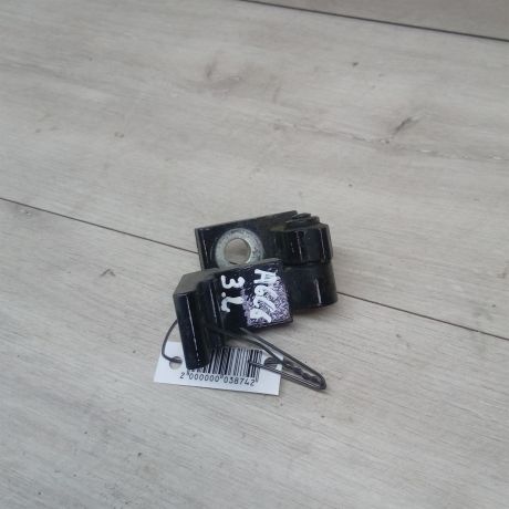 petlia-dveri-zadniaia-levaia-verxniaia-audi-a6-c6-art-13204-big-0