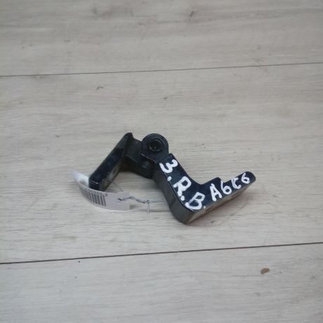 petlia-dveri-zadniaia-pravaia-verxniaia-audi-a6-c6-art-13205-big-0