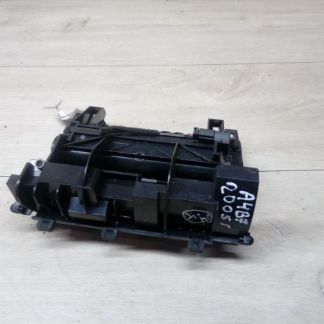 pepelnica-peredniaia-audi-a4-b7-art-13229-big-2