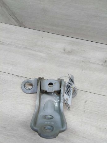 petlia-dveri-peredniaia-pravaia-verxniaia-hyundai-elantra-art-13791-big-1