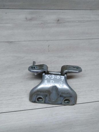 petlia-dveri-zadniaia-pravaia-verxniaia-hyundai-elantra-art-13793-big-0