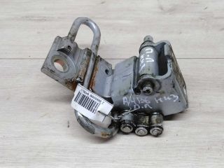 petlia-dveri-peredniaia-levaia-nizniaia-audi-a4-b6-art-13962