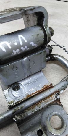 petlia-dveri-peredniaia-levaia-nizniaia-audi-a4-b6-art-13962-big-5