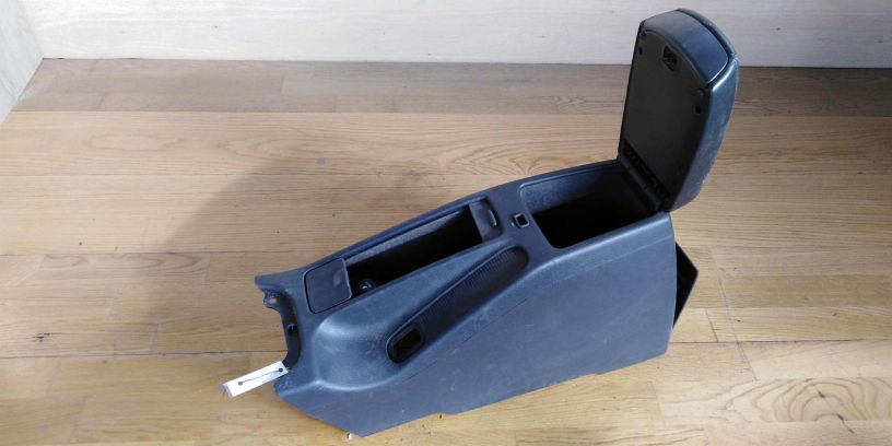 podlokotnik-volvo-s40-art-14160-big-1