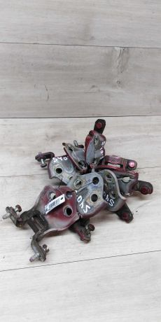 petlia-dveri-volvo-s40-art-14320-big-1