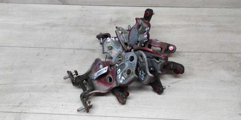 petlia-dveri-volvo-s40-art-14320-big-2