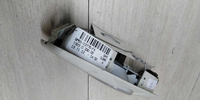 fonar-salona-ford-focus-iii-art-15473-big-3