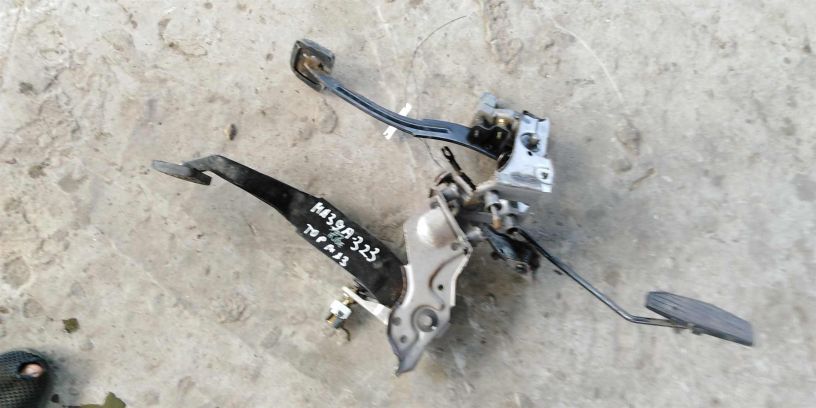 pedalnyi-uzel-mazda-323-art-15799-big-0