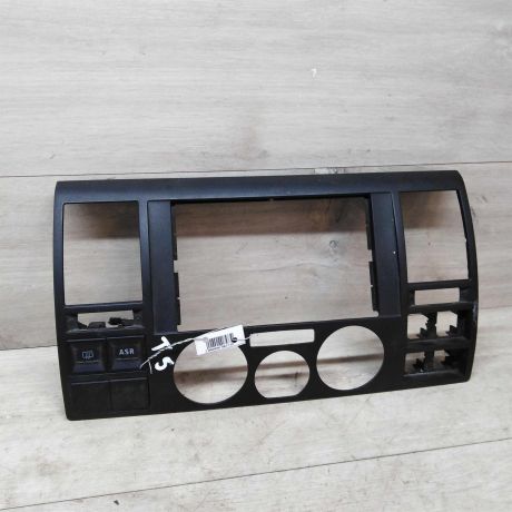 centralnaia-ramka-torpedy-volkswagen-transporter-t5-art-16012-big-0