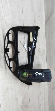 ramka-centralnaia-torpedy-ford-focus-1-art-16068-big-1